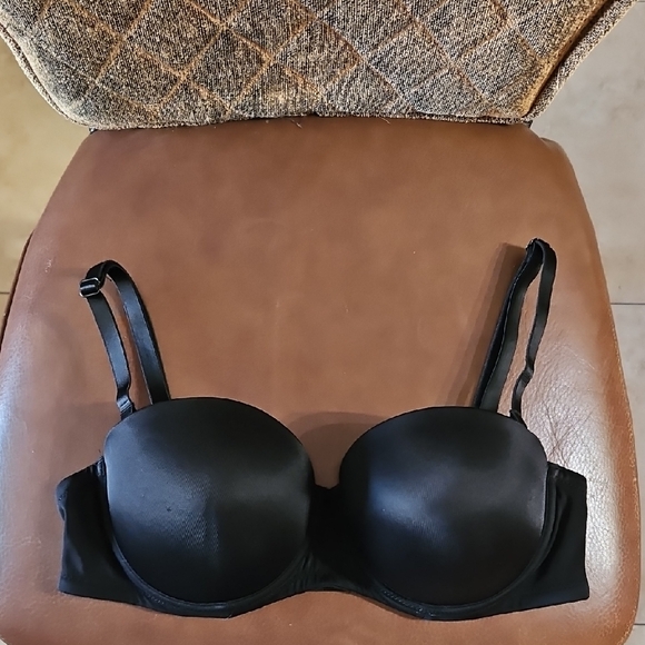 PINK Victoria's Secret Wear Everywhere Strapless Push Up Underwire Black Bra - Picture 1 of 3